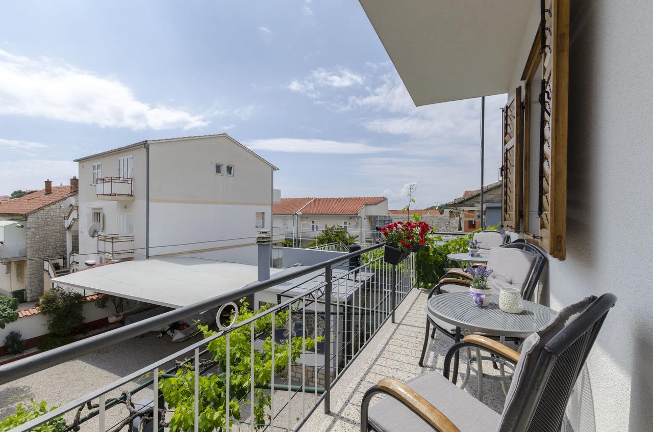 Apartment Antonija Primosten Exterior photo