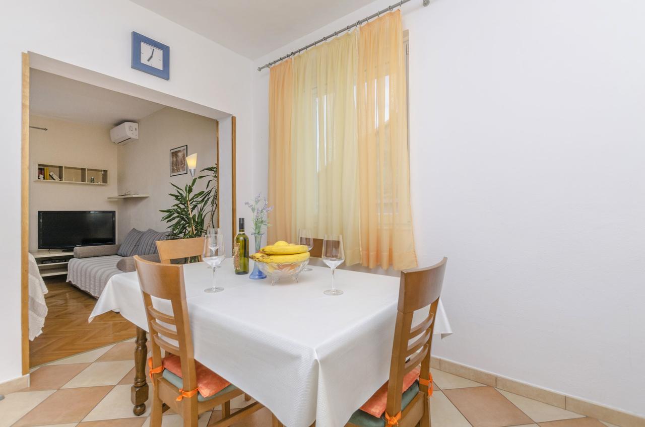 Apartment Antonija Primosten Exterior photo